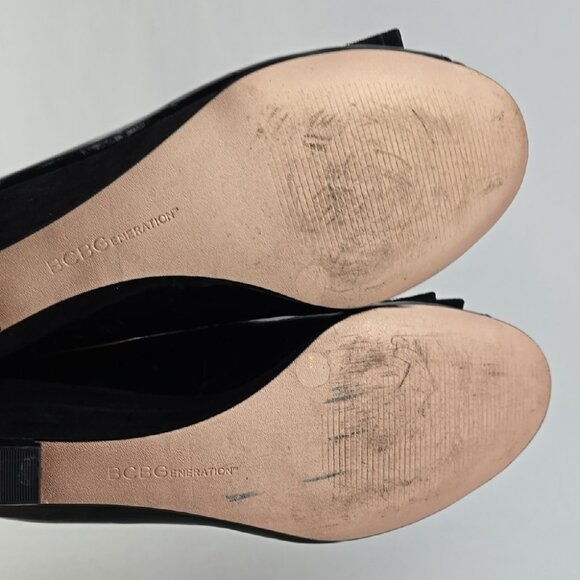 BCBGeneration Tedolie Black Patent Faux Suede Peep Toe Wedge Pump Size 6.5B - Picture 14 of 15